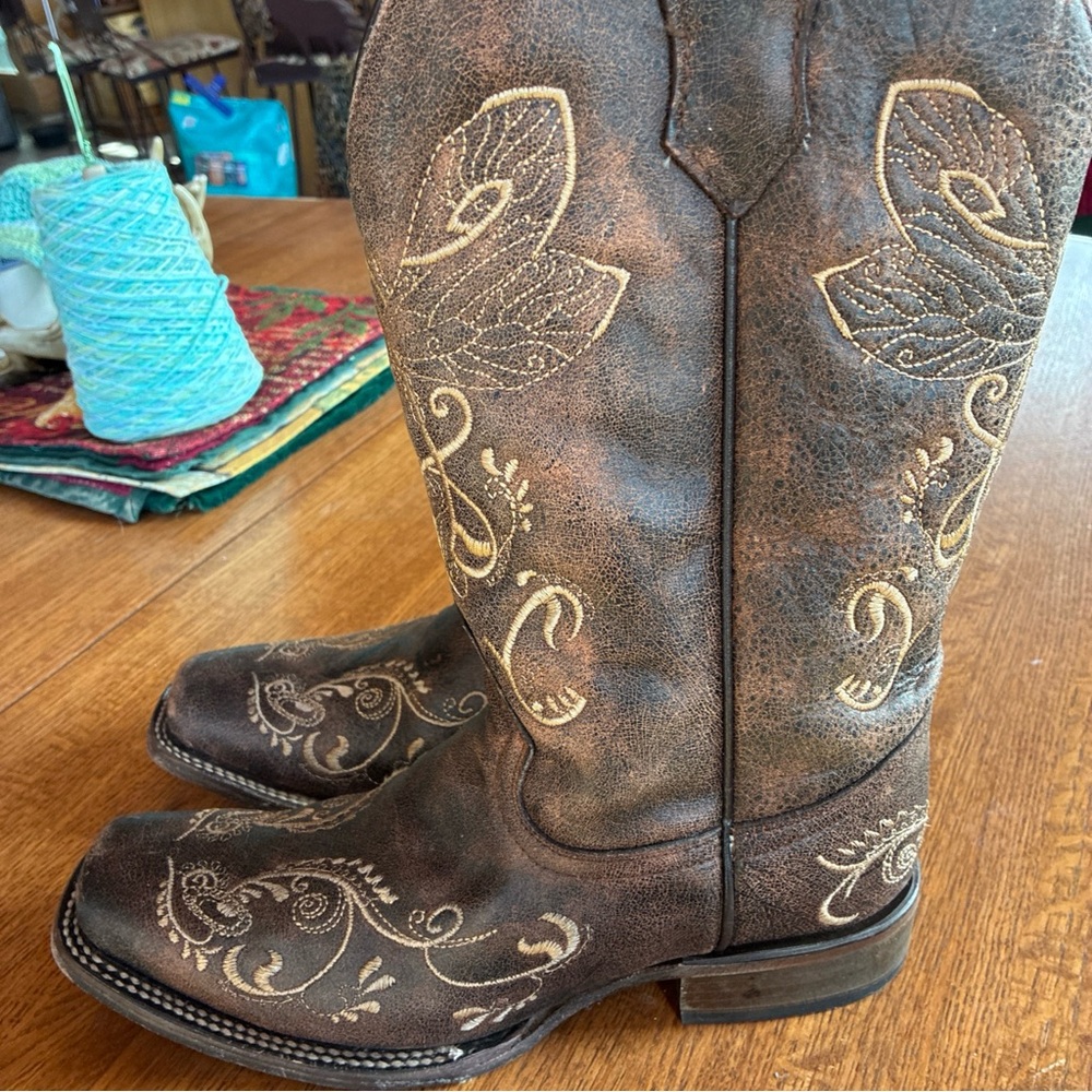 Circle G Dark Brown Embroidered Heeled Boots - Picture 2 of 6